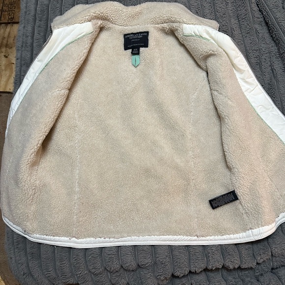 American Eagle Shelter Serious Vest - Picture 8 of 10